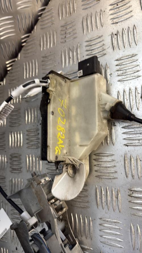 Serrure avant gauche PEUGEOT 208 1 PHASE 2 Diesel - Image 1