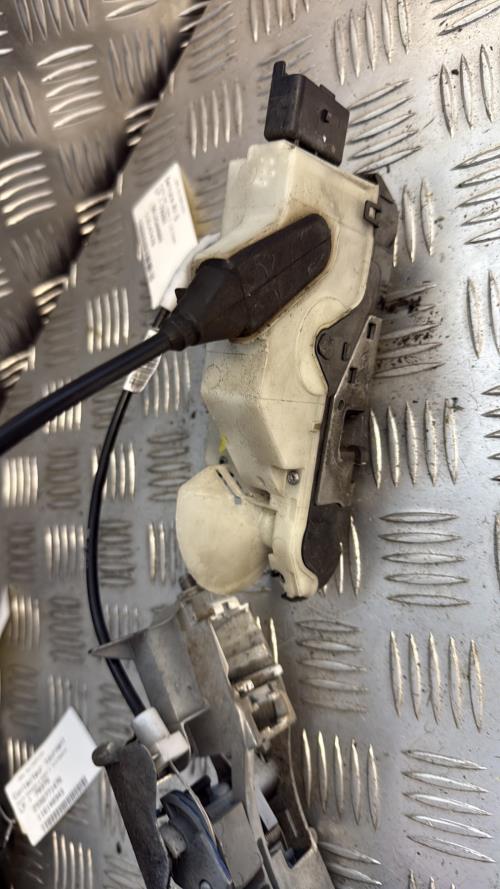 Serrure avant gauche PEUGEOT 208 1 PHASE 2 Diesel - Image 2