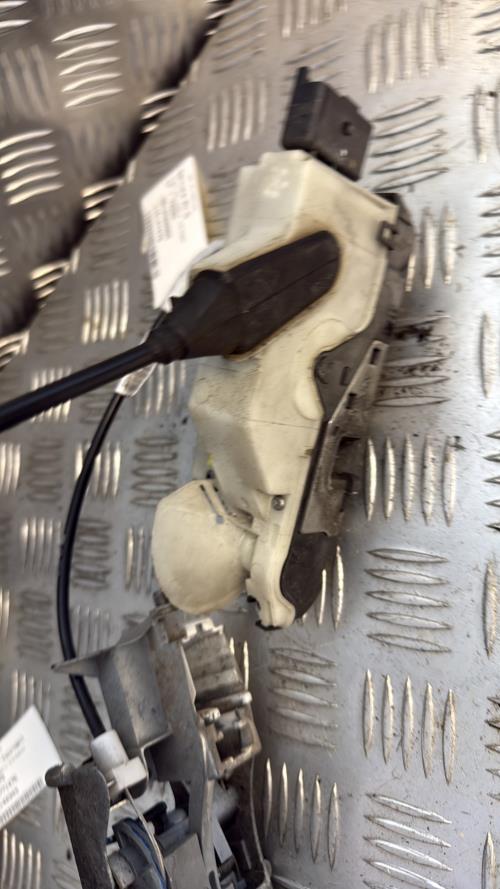 Serrure avant gauche PEUGEOT 208 1 PHASE 2 Diesel - Image 3