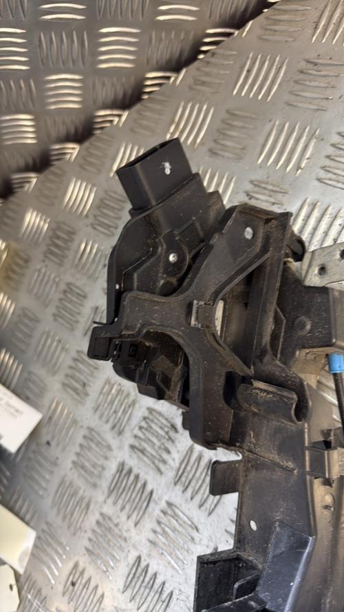 Serrure avant droit FORD MONDEO 3 PHASE 1 Diesel - Image 2