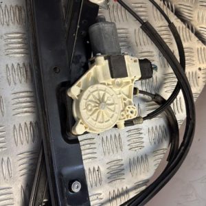 Leve vitre electrique avant gauche FORD MONDEO 3 PHASE 1 Diesel - Image 1