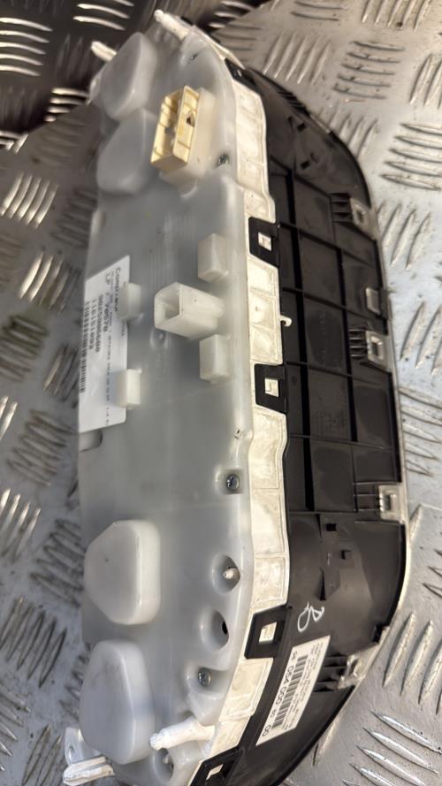 Compteur PEUGEOT 208 1 PHASE 1 Diesel - Image 4