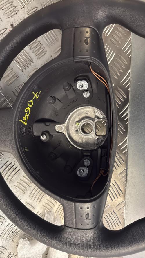 Volant OPEL CORSA C PHASE 1 Essence - Image 3