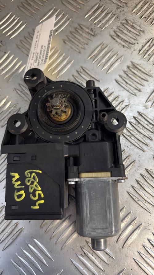 Moteur leve vitre avant droit RENAULT MEGANE 3 PHASE 1 COUPE Diesel - Image 3