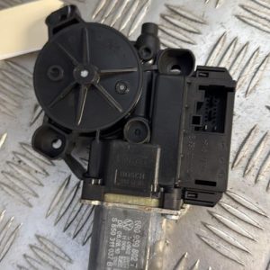 Moteur leve vitre avant droit VOLKSWAGEN POLO 5 PHASE 1 Essence - Image 1