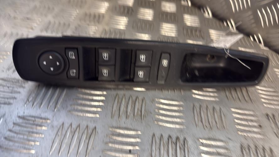 Interrupteur de leve vitre avant gauche RENAULT MEGANE 3 PHASE 1 Diesel - Image 2