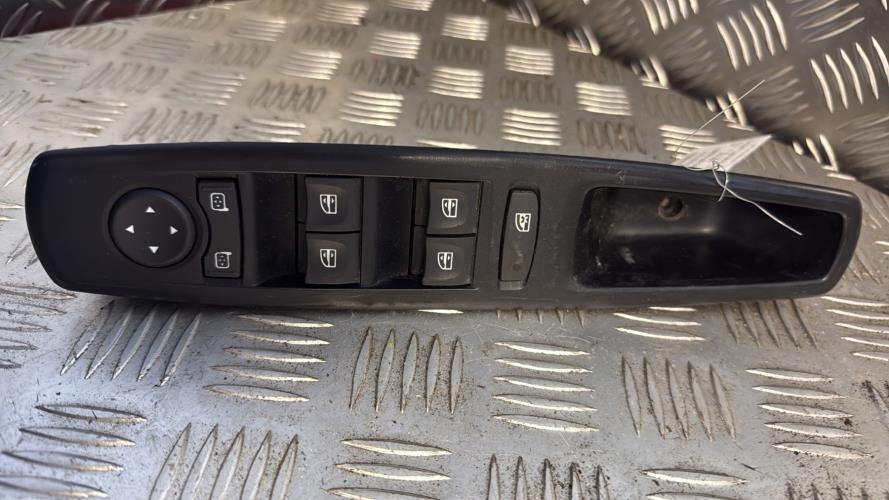 Interrupteur de leve vitre avant gauche RENAULT MEGANE 3 PHASE 1 Diesel - Image 3