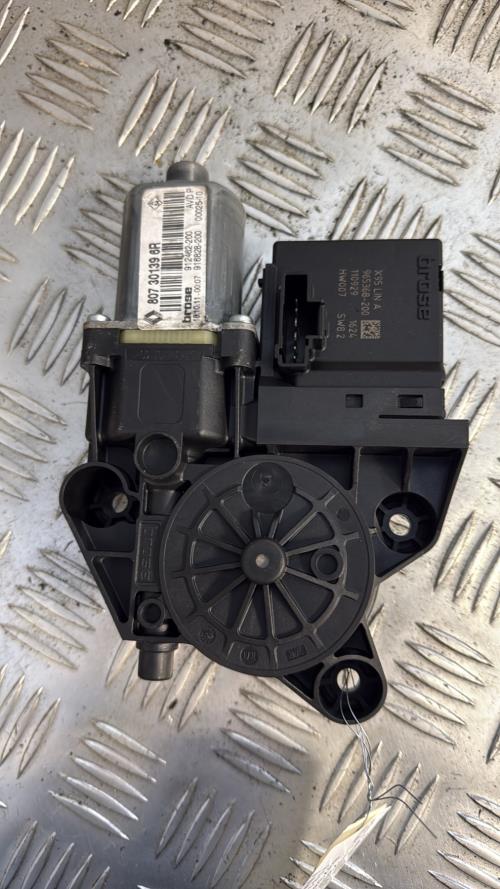 Moteur leve vitre avant droit RENAULT MEGANE 3 PHASE 1 Diesel - Image 2