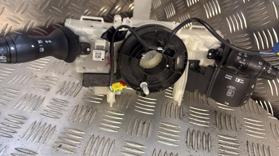 Com (Bloc Contacteur Tournant+Commodo Essuie Glace+Commodo Phare) RENAULT MEGANE 3 PHASE 1 Diesel - Image 1