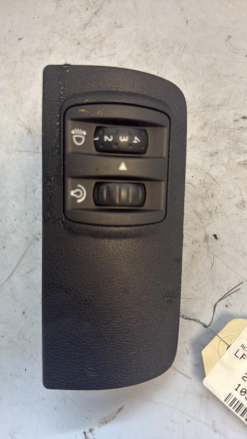 Commande de reglage hauteur de phare RENAULT MEGANE 3 PHASE 1 BREAK Diesel - Image 2