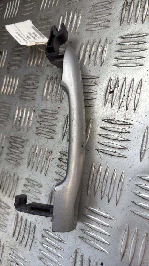 Poignee porte avant droit RENAULT MEGANE 3 PHASE 1 COUPE Diesel - Image 1