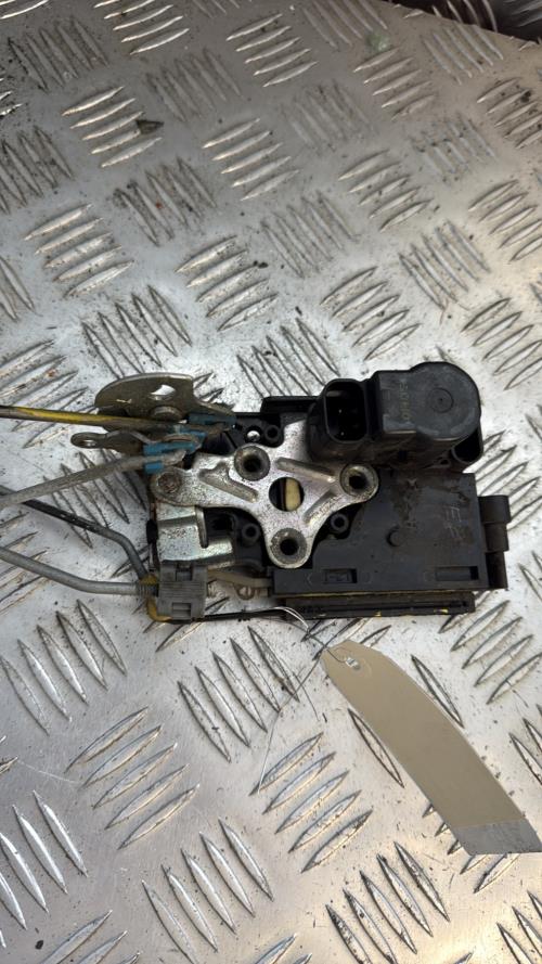 Serrure avant gauche CHEVROLET AVEO 1 Essence - Image 1