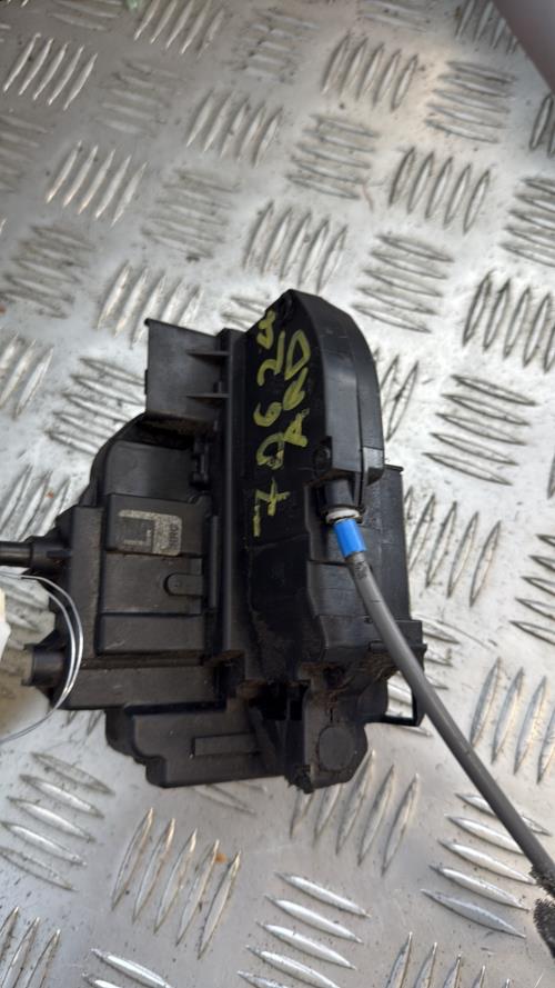 Serrure arriere droit NISSAN NOTE 1 PHASE 2 Diesel - Image 4