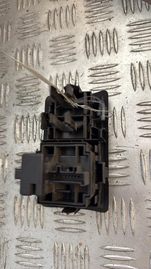 Commande de reglage hauteur de phare RENAULT CLIO 3 PHASE 2 Diesel - Image 3