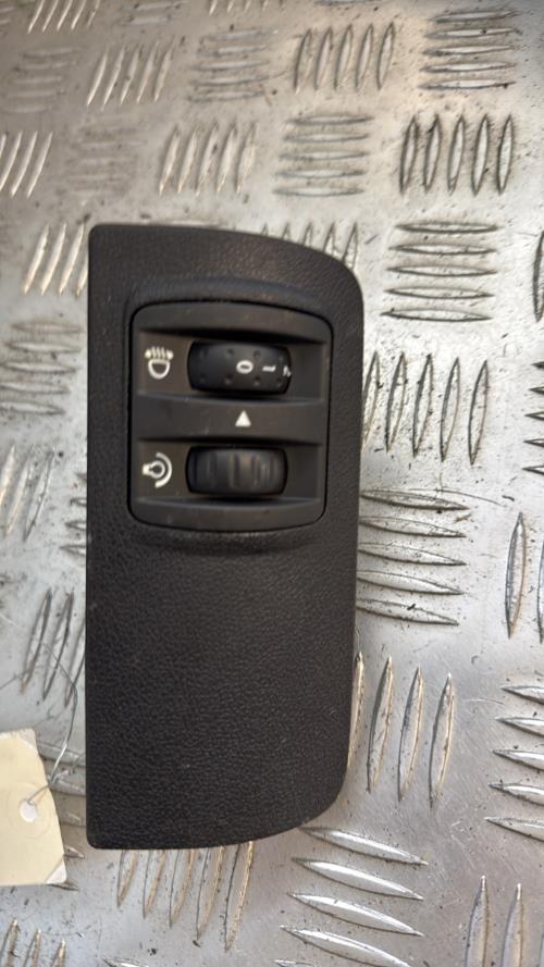 Commande de reglage hauteur de phare RENAULT MEGANE 3 PHASE 1 Diesel - Image 1