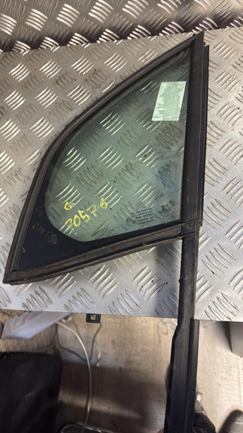 Custode avant gauche (porte) CITROEN C3 2 PHASE 1 Diesel - Image 2