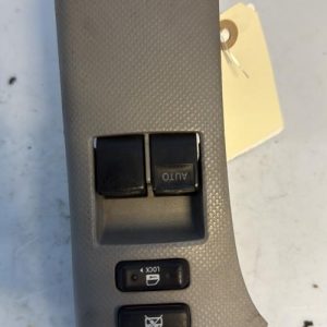 Interrupteur de leve vitre avant gauche TOYOTA YARIS 2 PHASE 1 Diesel - Image 1