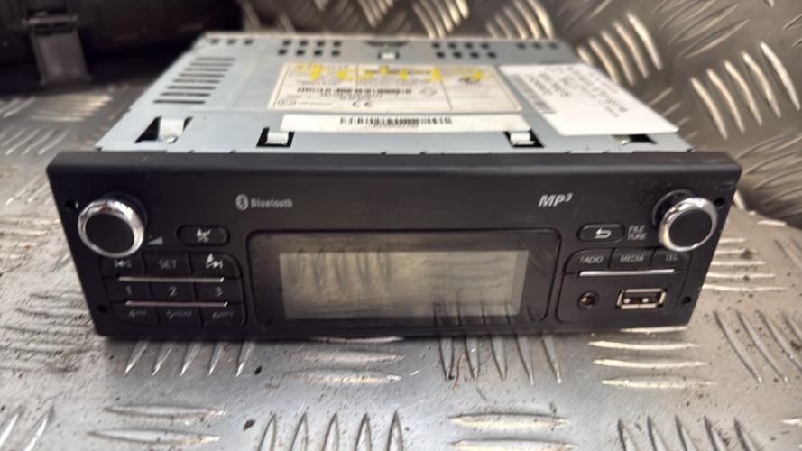 Autoradio d'origine RENAULT TWINGO 2 PHASE 2 Essence - Image 1