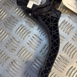 Pedale d'accelerateur PEUGEOT 308 2 PHASE 2 Diesel - Image 1