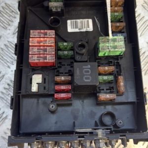 Porte fusible AUDI A3 2 PHASE 1 Diesel - Image 1