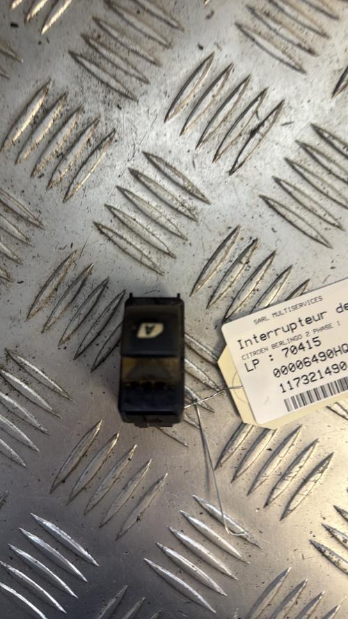 Interrupteur de leve vitre avant gauche CITROEN BERLINGO 2 PHASE 1 Diesel - Image 1
