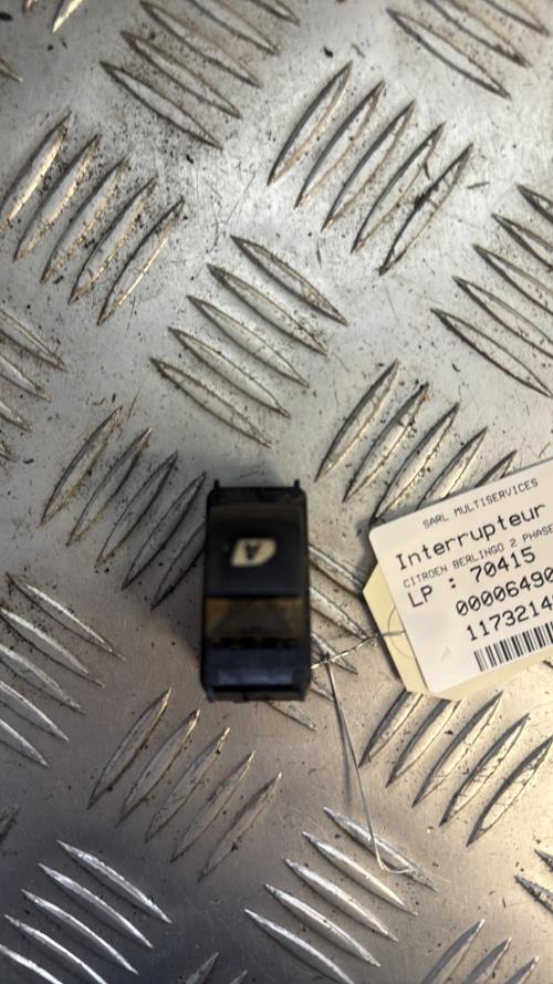Interrupteur de leve vitre avant gauche CITROEN BERLINGO 2 PHASE 1 Diesel - Image 3