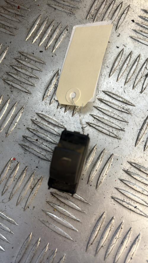 Interrupteur de leve vitre avant droit CITROEN BERLINGO 2 PHASE 1 Diesel - Image 2