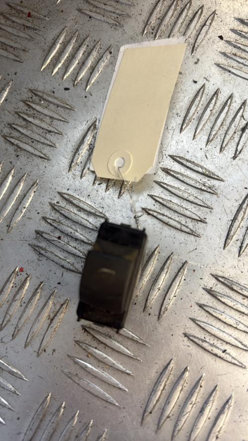 Interrupteur de leve vitre avant droit CITROEN BERLINGO 2 PHASE 1 Diesel - Image 4