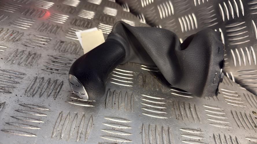 Pommeau de vitesses DACIA SANDERO 1 Essence - Image 2