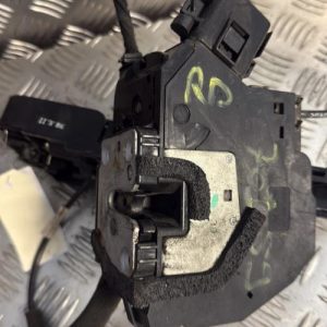 Serrure arriere droit RENAULT LATITUDE Diesel - Image 1