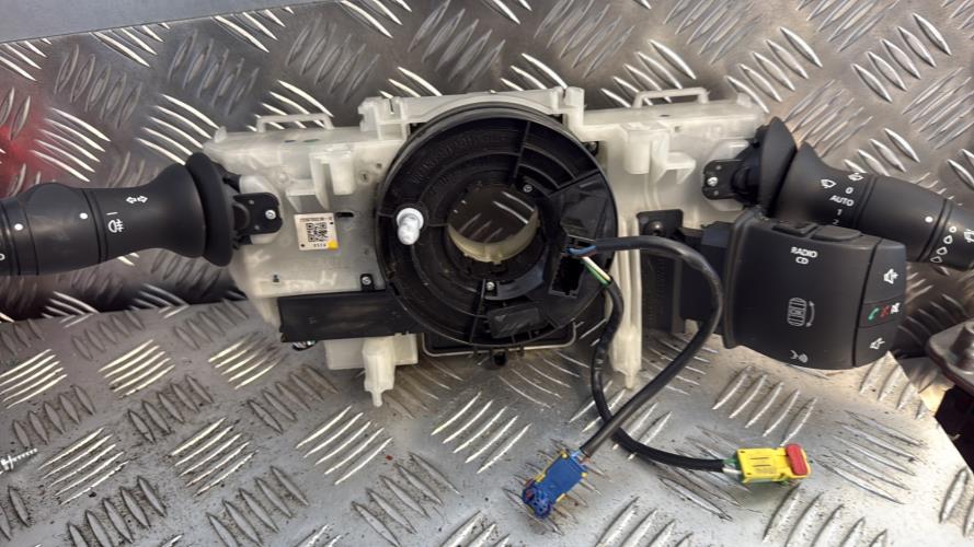 Com (Bloc Contacteur Tournant+Commodo Essuie Glace+Commodo Phare) RENAULT LATITUDE Diesel - Image 1