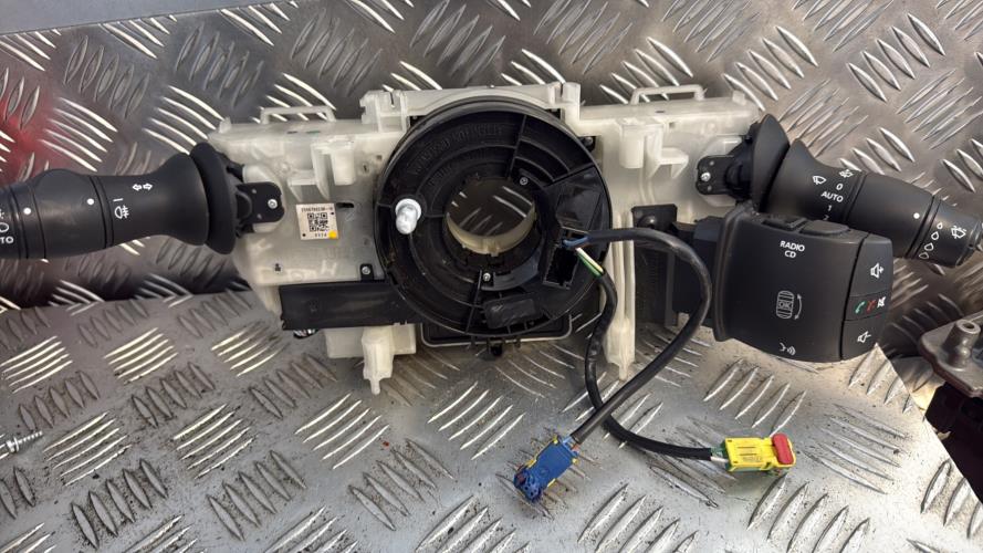 Com (Bloc Contacteur Tournant+Commodo Essuie Glace+Commodo Phare) RENAULT LATITUDE Diesel - Image 2