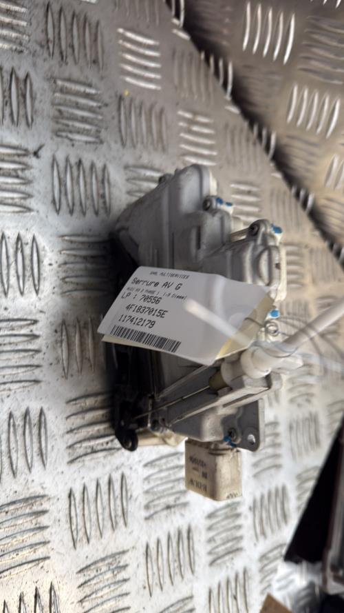 Serrure avant gauche AUDI A3 2 PHASE 1 Diesel - Image 1