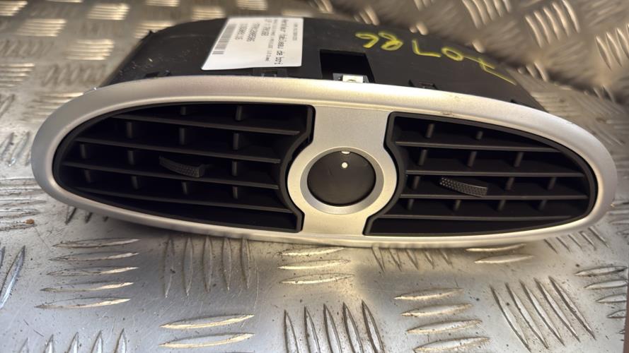 Aerateur tableau de bord RENAULT CLIO 3 PHASE 1 Diesel - Image 1