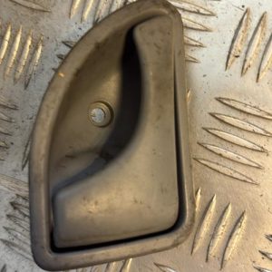 Poignee interieur avant droit RENAULT TWINGO 1 PHASE 3 Essence - Image 1
