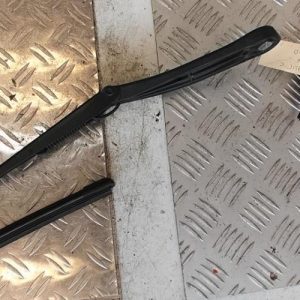 Bras essuie glace avant gauche MERCEDES CLASSE C 203 PHASE 1 Diesel - Image 1