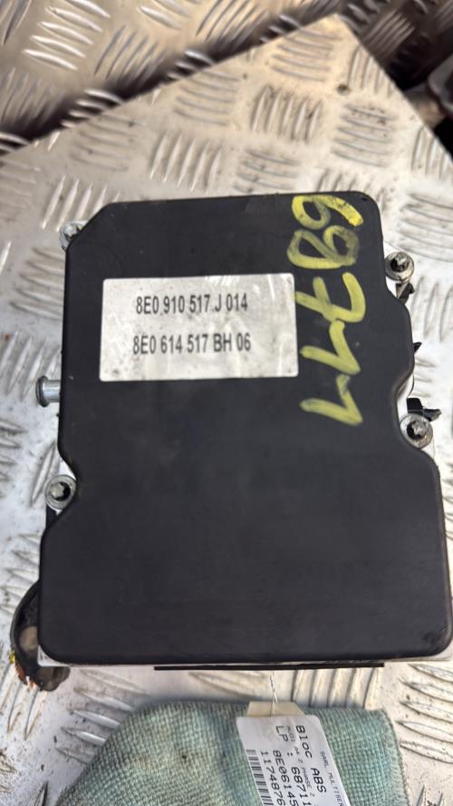 Bloc ABS (freins anti-blocage) AUDI A4 2 PHASE 2 Diesel - Image 1