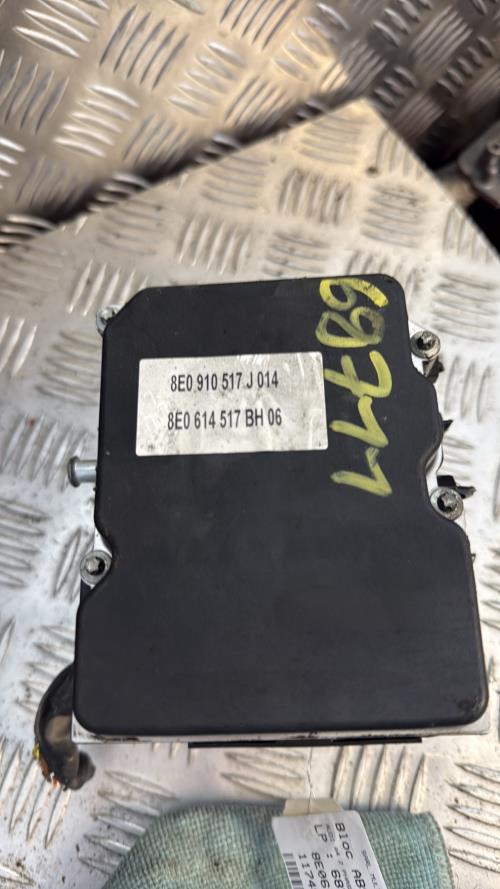 Bloc ABS (freins anti-blocage) AUDI A4 2 PHASE 2 Diesel - Image 2