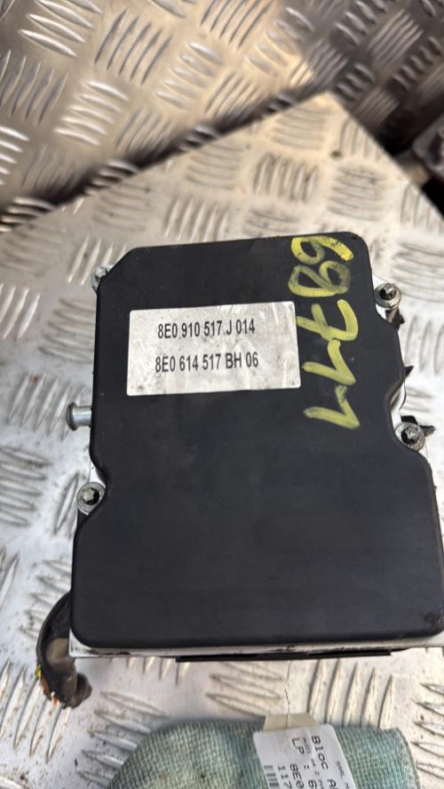 Bloc ABS (freins anti-blocage) AUDI A4 2 PHASE 2 Diesel - Image 3