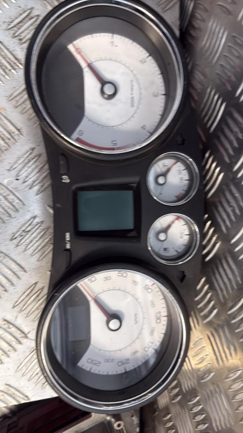 Compteur PEUGEOT 308 1 PHASE 1 CABRIOLET Diesel - Image 1