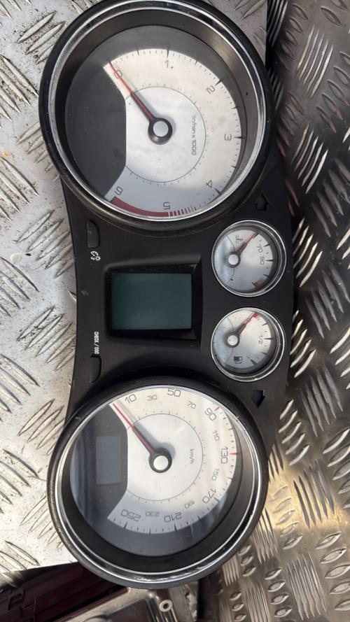 Compteur PEUGEOT 308 1 PHASE 1 CABRIOLET Diesel - Image 2
