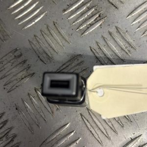 Prise port USB PEUGEOT 2008 2 PHASE 1 Essence - Image 1