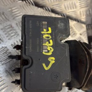 Bloc ABS (freins anti-blocage) TOYOTA YARIS 2 PHASE 1 Essence - Image 1