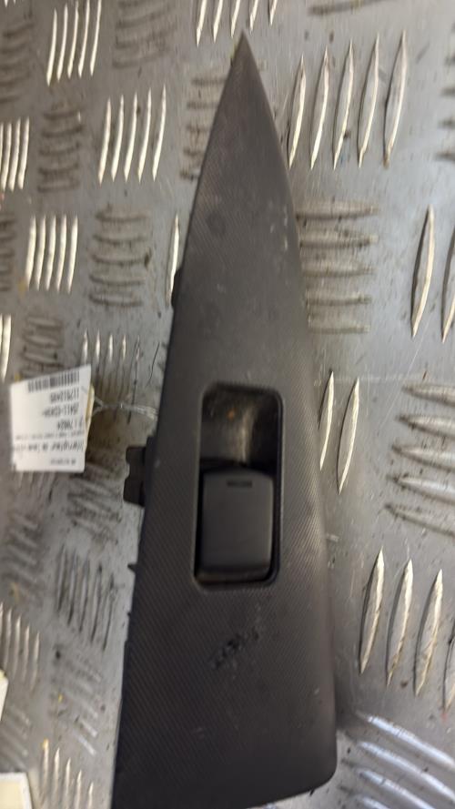 Interrupteur de leve vitre arriere gauche NISSAN NOTE 1 PHASE 2 Diesel - Image 1