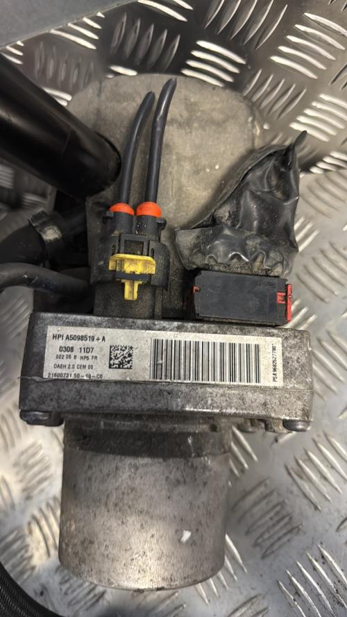 Pompe de direction PEUGEOT 407 PHASE 1 Essence - Image 4