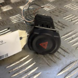 Bouton de warning DACIA SANDERO 1 Essence - Image 1