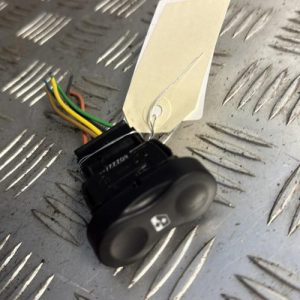 Interrupteur de leve vitre avant droit DACIA SANDERO 1 Essence - Image 1