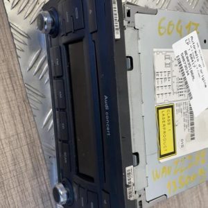 Autoradio d'origine AUDI A4 2 AVANT PHASE 2 BREAK Diesel - Image 1