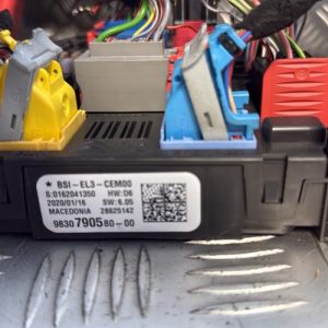 Boitier BSI OPEL VIVARO 3 PHASE 1 Diesel - Image 1