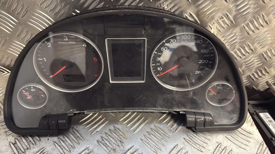 Compteur AUDI A4 2 PHASE 2 Diesel - Image 1